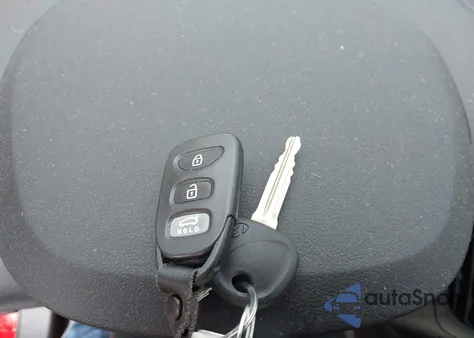 2014 Hyundai Genesis 3.8 R-Spec z USA, uszkodzony, nr VIN KMHHU6KJ2EU114657